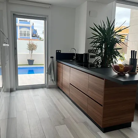 Casa Flore-lou Dehesa de Campoamor (Orihuela Costa)